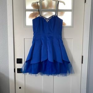 Blue strapless formal dress